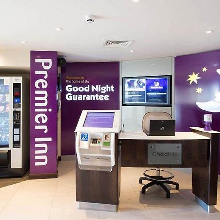 Premier Inn Leek Town Centre Eksteriør bilde