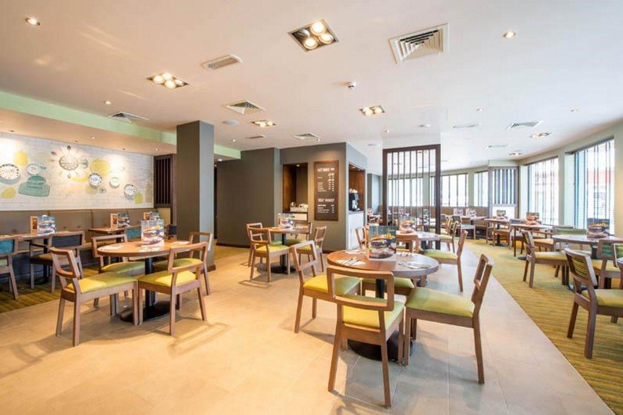 Premier Inn Leek Town Centre Eksteriør bilde