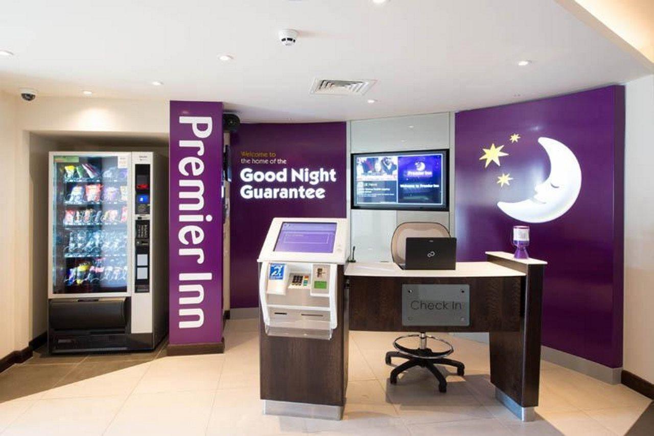 Premier Inn Leek Town Centre Eksteriør bilde