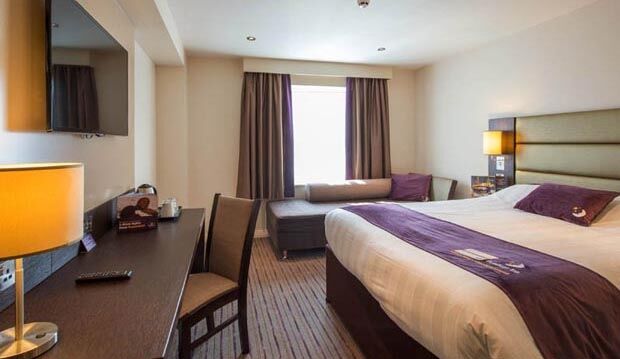 Premier Inn Leek Town Centre Eksteriør bilde